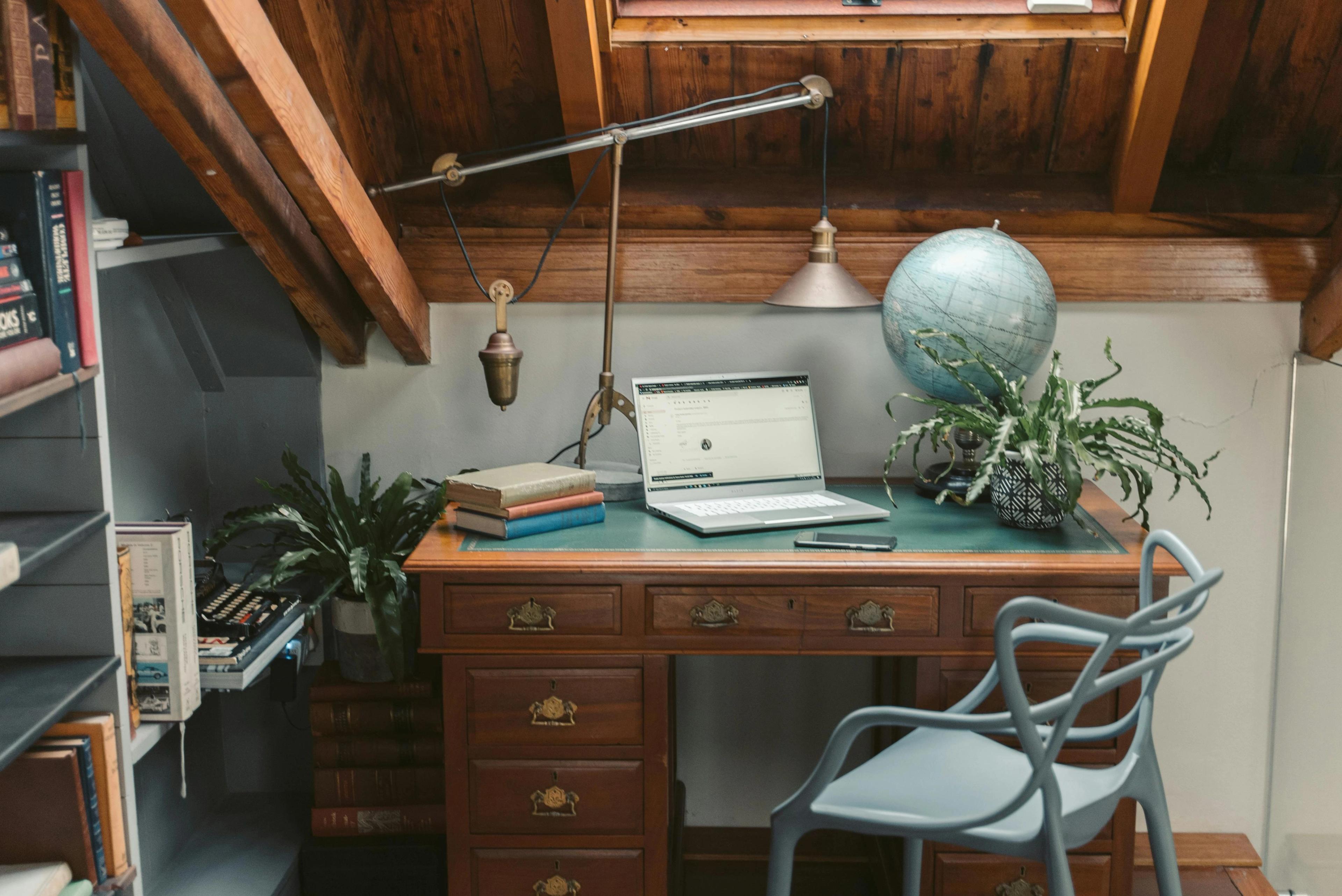 space-saving-study-table