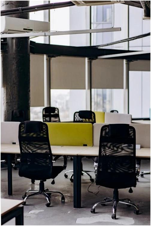 Foldable Desks for Flexible Workstations