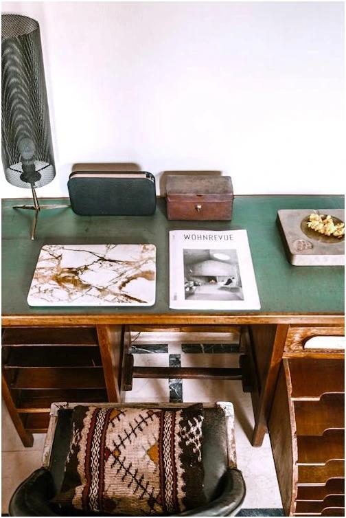 Desks with Built-In Storage Compartments