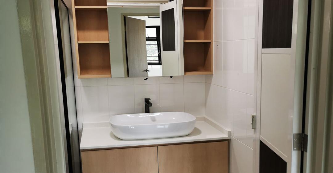 Smart Storage for Compact Bathrooms